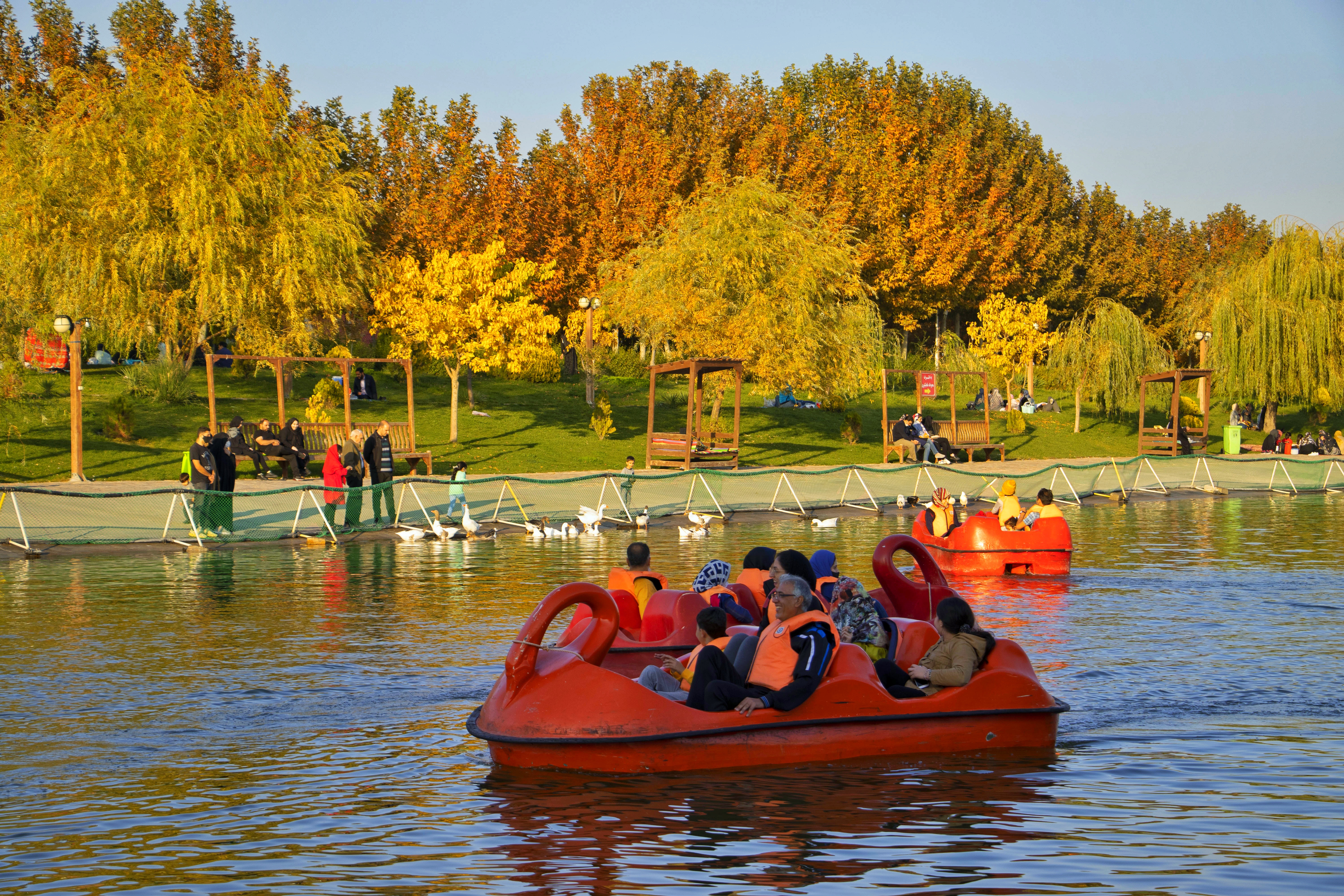 دریاچه مصنوعی دهکده سلامت صبا